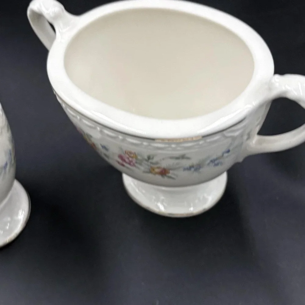 Homer Laughlin Eggshell Georgian Creamer & Sugar Bowl w/Lid-Gold Trim EUC